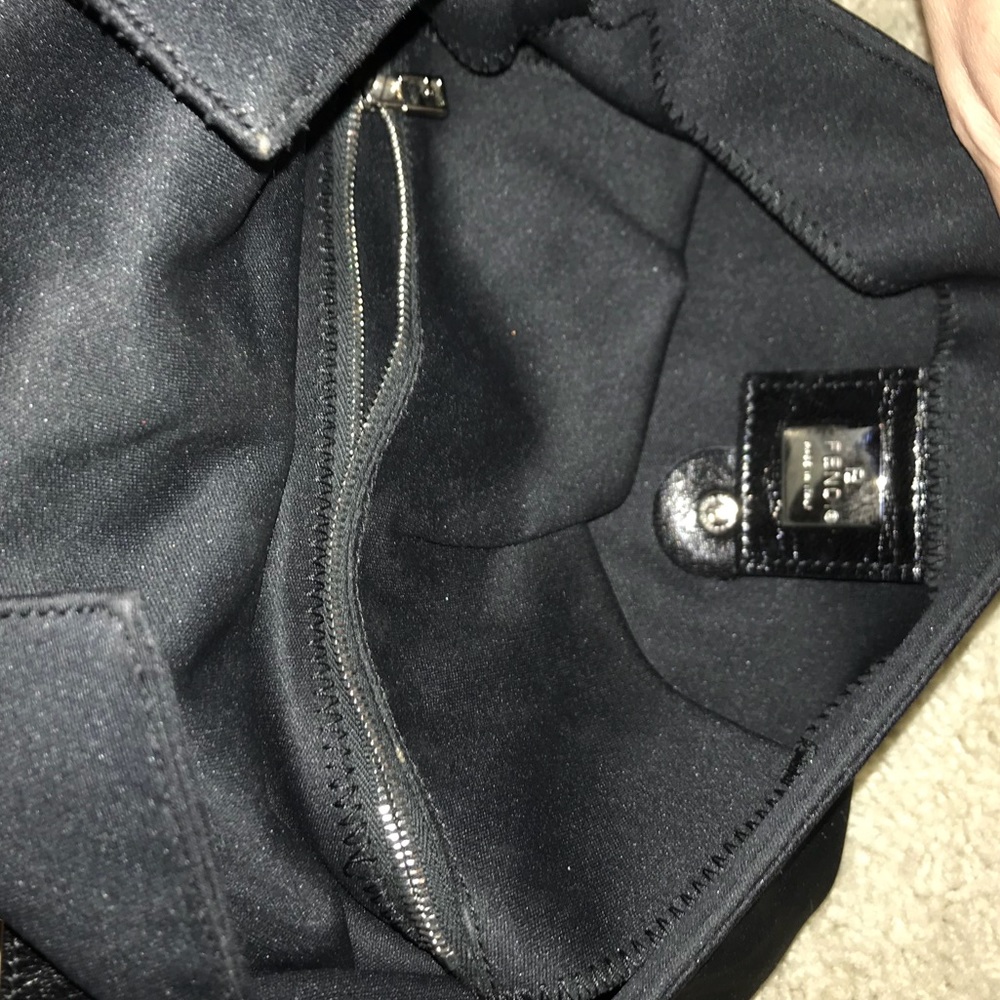 ♦️SOLD!♦️Classic Fendi Baguette - Picture 5 of 7